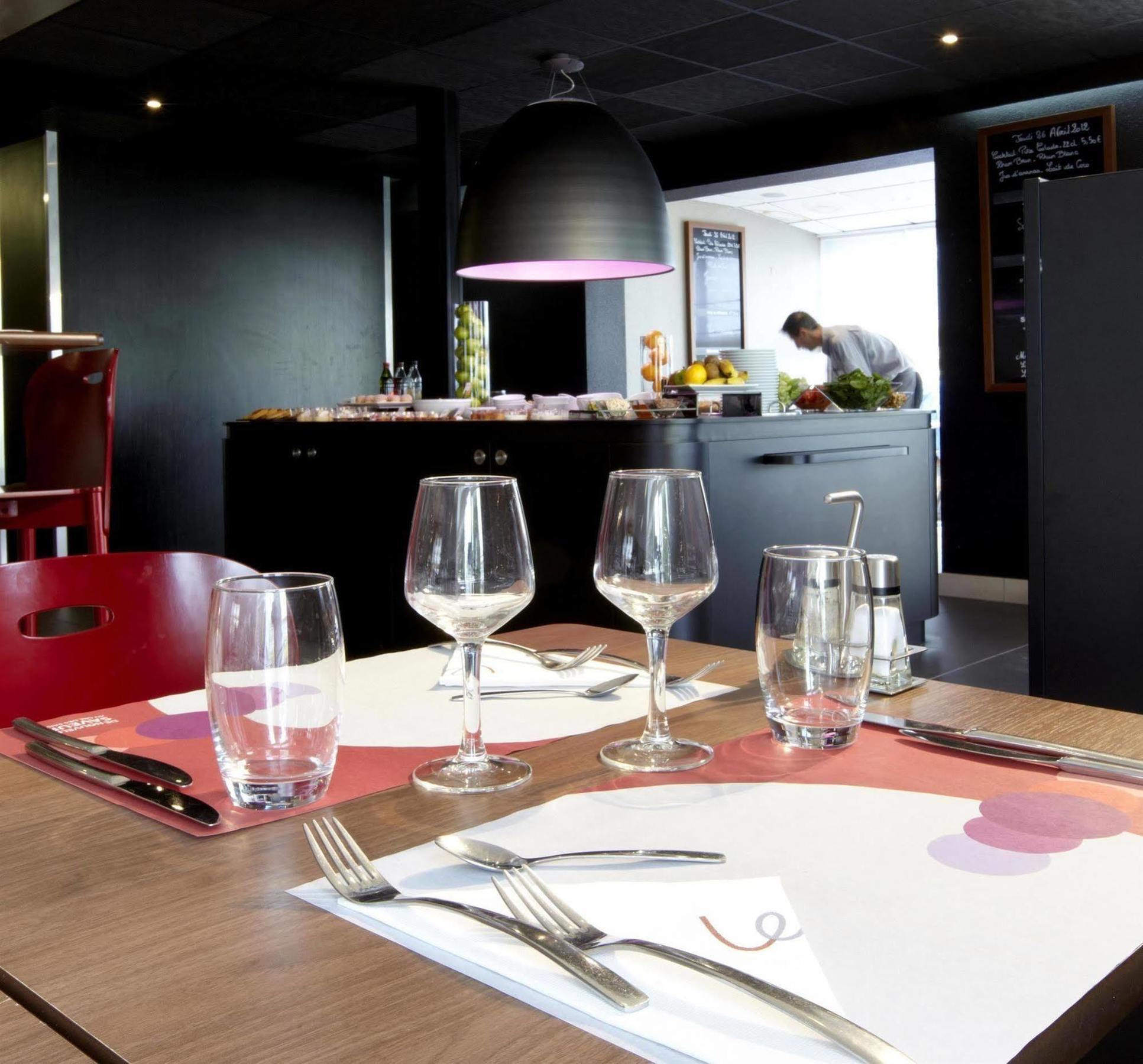 Campanile Lille Sud - Chr Hotel Restoran gambar